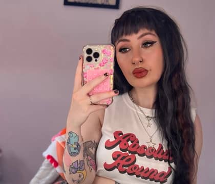 profile photo of _PeachxInk_