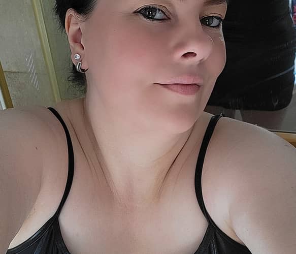 profile photo of MissCurvyLady