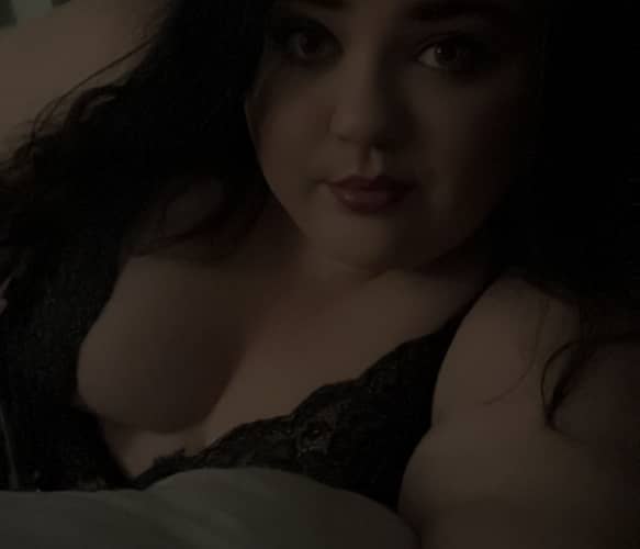 profile photo of Sabrina-Submissive